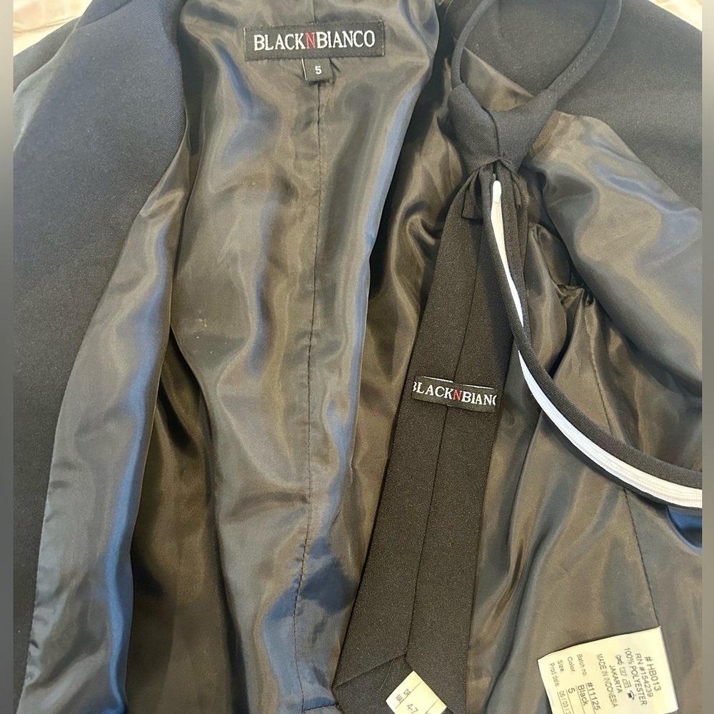 Black n Bianco Boys' Formal Black Suit - Picture 13 of 16